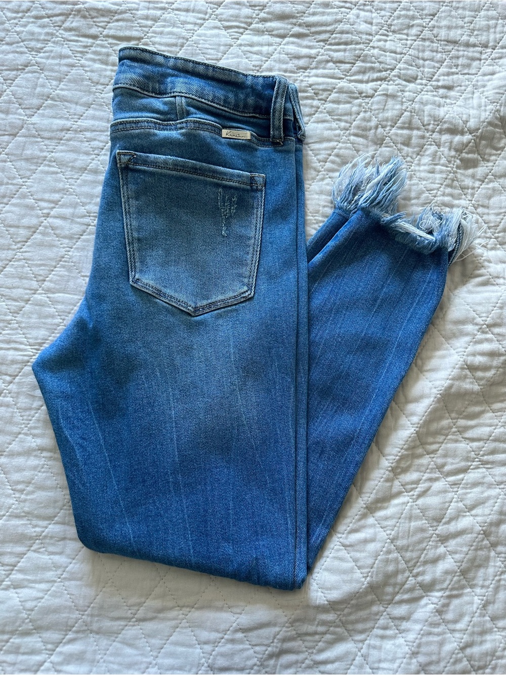 KanCan Medium Blue Frayed Ankle Jeans